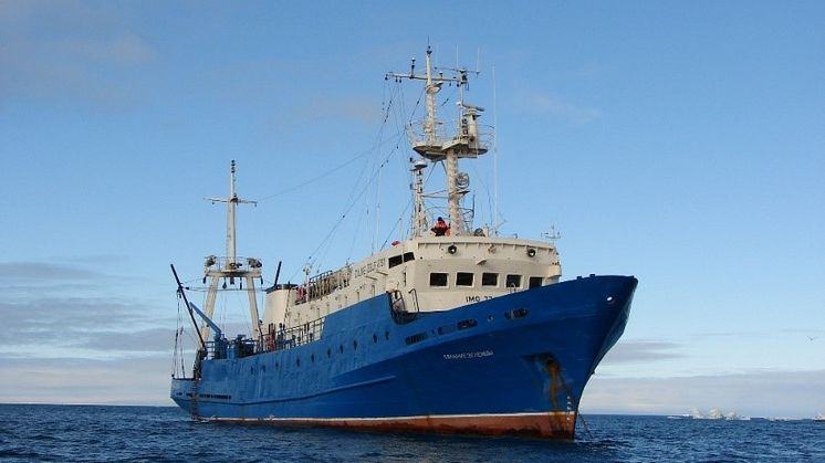 R/V Dalnie Zelentsy (Photo: MMB). 