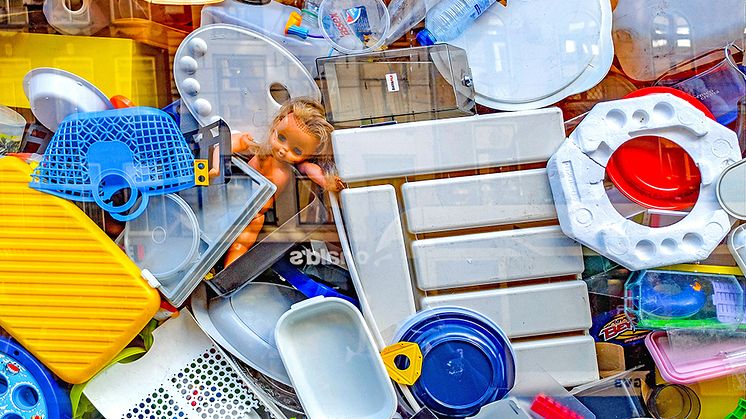Ny rapport om plast ger fakta och tips för minskad miljöpåverkan
