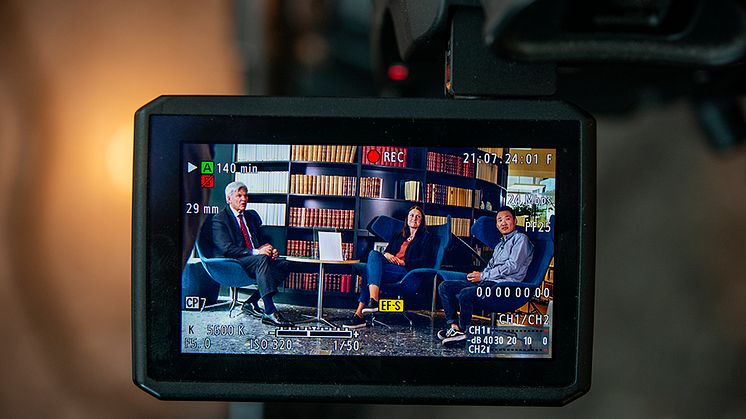 Peter Örn, demokratiambassadör från kommittén Demokratin 100 år, Marie Hillblom, chefredaktör 8 sidor och Magnus Lagercrantz, utredare Myndigheten för delaktighet. Foto: Elliot Elliot