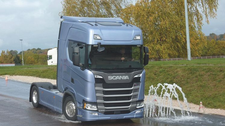 Nach dem Scania Fahrsicherheitstraining kann eine Modulbescheinigung nach BKrFQG ausgestellt werden. 