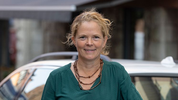 Nella Bergström, som är chefredaktör för tidningen Motorbranschen, tilldelas KAK:s Journalistpris 2022.