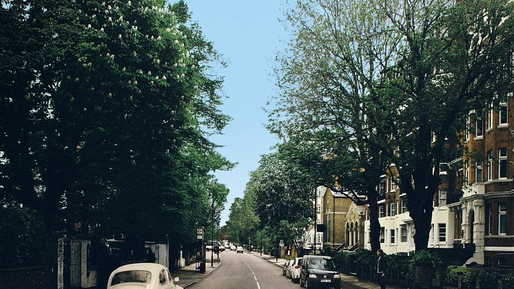 Nu presenteras The Beetle’s Abbey Road – Reparked Edition, ett nytt, unikt vinylomslag med en perfekt parkerad Beetle.
