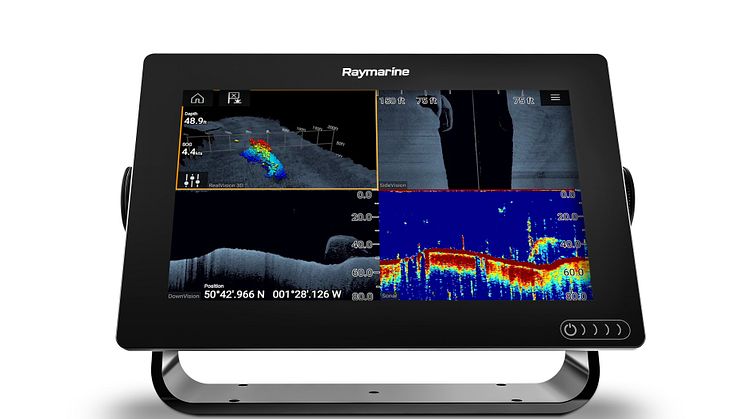 Raymarine's Axiom 9 MFD Showing  fish and structure via RealVision 3D™ 