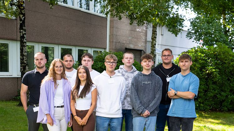 Die neuen Auszubildenden der Duni Group: Oben (von links nach rechts): Michael Warkentin, Denny Sander, Jeffri Kraft, Marvin Thomas, Kevin Mook; Unten (von links nach rechts): Annika Meßbauer, Laura Ritter, Max Lange, Levin Warnke, Erik Stiller 