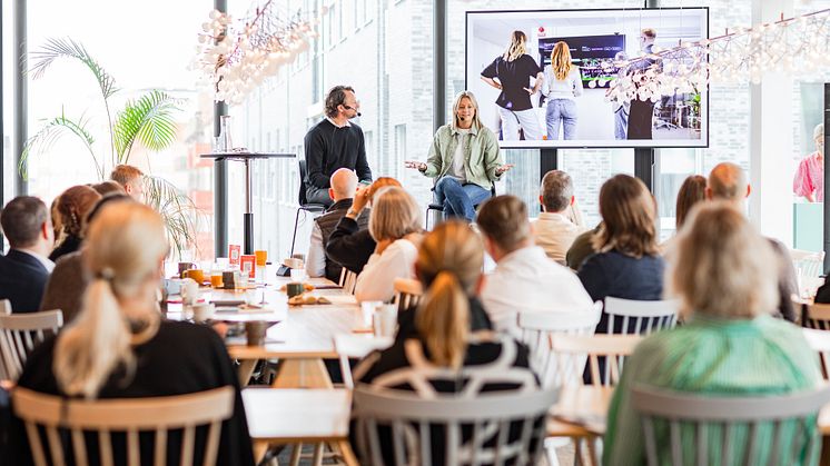 Wihlborgs bjöd in till frukostseminarium om den senaste AI-studien på temat medarbetarnas och arbetsgivarnas syn på kontoret i en värld av hybridarbete.