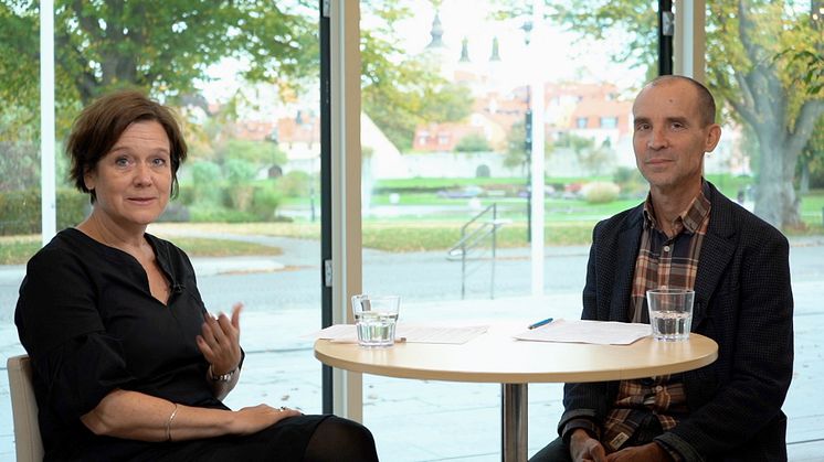 I sjätte och sista filmen i serien samtalar Caroline Dahl, SLU Tankesmedjan Movium med Lars Johansson, tidigare stadsträdgårdsmästare i Göteborg, Uppsala och Solna, numera på SLU. Foto: Anders Rasmusson, SLU.