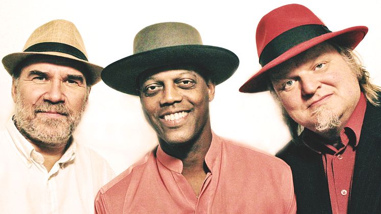 TRE AV MUSIKVÄRLDENS GIGANTER STÅR PÅ SCEN TILLSAMMANS FÖR FÖRSTA GÅNGEN! Ale Möller, Eric Bibb & Knut Reiersrud