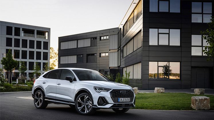 Audi Q3 Sportback 45 TFSI e (Gletsjerhvid)