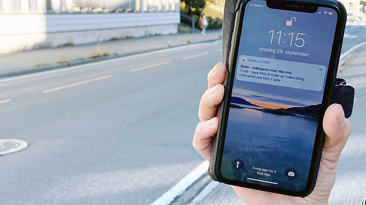 Når du har lastet ned den nye varslingsappen «VarselLuftNå» får du beskjed på mobilen når luftkvaliteten er dårlig – helt gratis! Foto: NILU