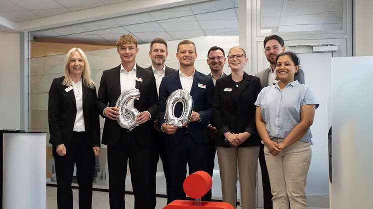 Gruppenfoto in der Sparkasse Bischofslinde
