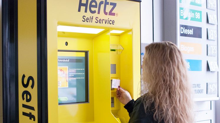 Hertz nya självservicekiosk ska revolutionera hyrbilsbranschen