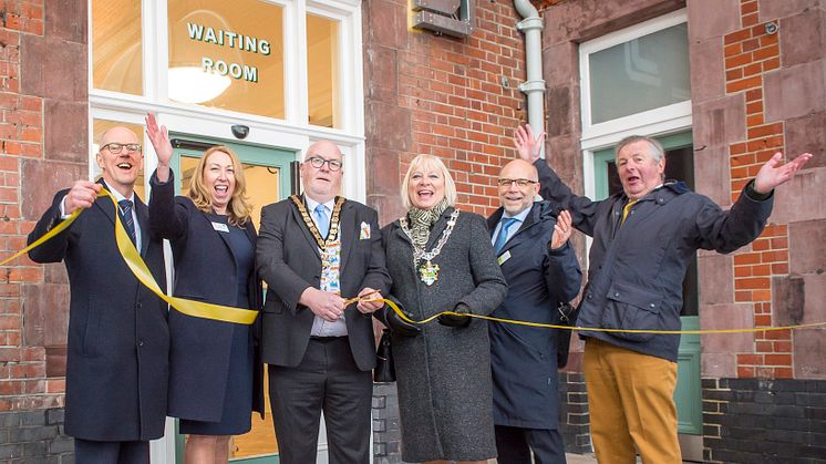 And it's open! MP Nick Gibb, Southern Passenger Services Director Angie Doll, Town Mayor Cllr Phil Woodall, Chairman of Arun District Council Cllr Jacky Pendleton, Paul Childs of Railway Heritage Trust and Cllr Phil Hitchins Bognor Regis Regeneration