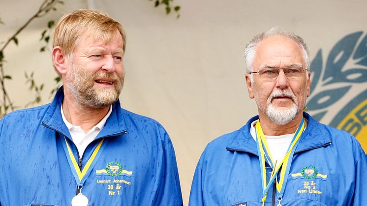 Lennart Johansson, Mariestad och Ivan Linder, Uppsala, är redo för att göra sista delmomentet i sina 40:e Klassiker i samband med Lidingöloppet. Bilden är tagen i samband med att de uppvaktades för sina 30-årsklassiker. 