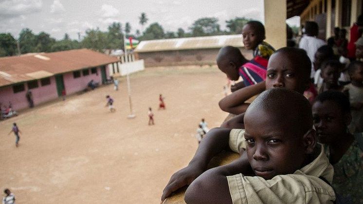 Undersökning från Rädda Barnen: Majoriteten av skolbarnen i Centralafrikanska Republiken traumatiserade