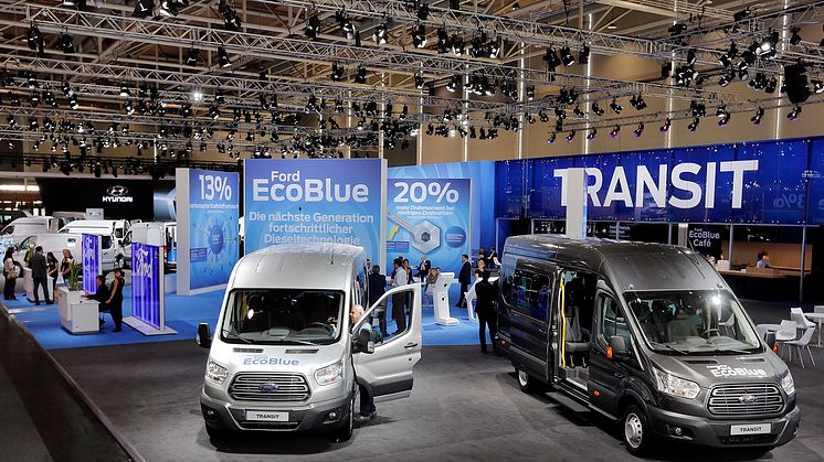Ford představil v Hannoveru Transit a Transit Custom se vznětovým motorem Ford EcoBlue, novou automatickou převodovkou, pohonem všech kol a systémem SYNC 3