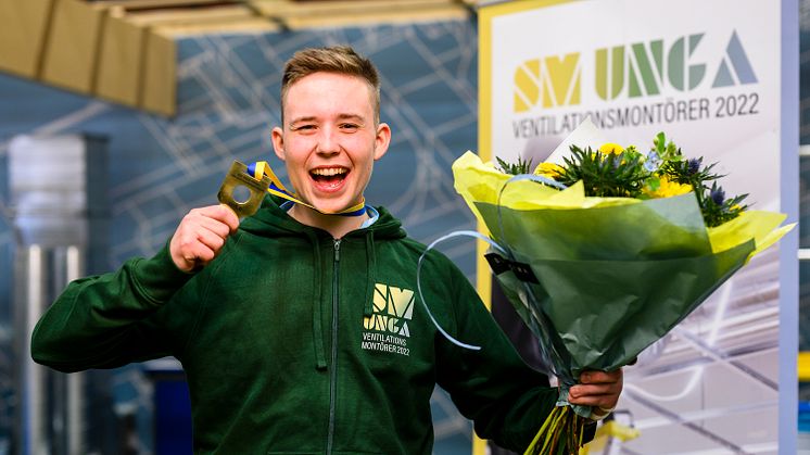 Pontus Forsström från Nyströmska skolan i Söderköping tog hem SM-guldet i ventilationsmontering 2022.