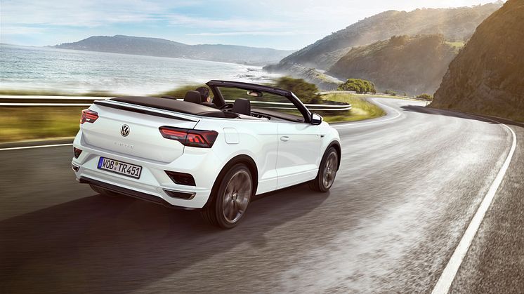 T-Roc Cabriolet kombinerer et kraftfuldt og dynamisk SUV-design med cabrioletbilens open-air-køreoplevelse.