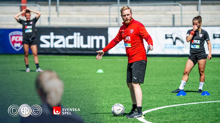 Tränare Jonas Eidevall under en träning med FC Rosengård den 24 juni 2020 i Malmö.