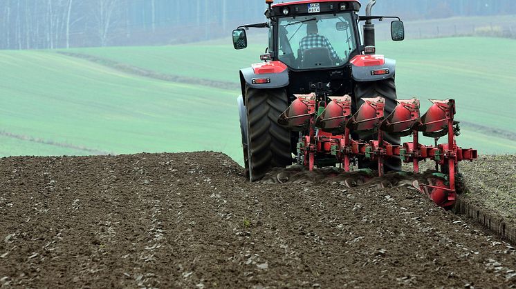 tractor-gfffc340ae_1920