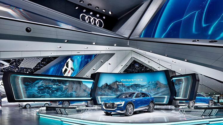 Audi e-tron quattro concept på Audis stand på Frankfurt International Motor Show 2015