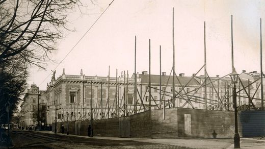 2013 är året då Röhsska museet börjar sitt 100-årsjubileum