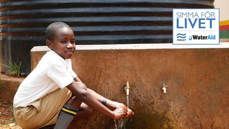 Giberts skola i Uganda har nyss fått rent vatten genom WaterAids arbete.