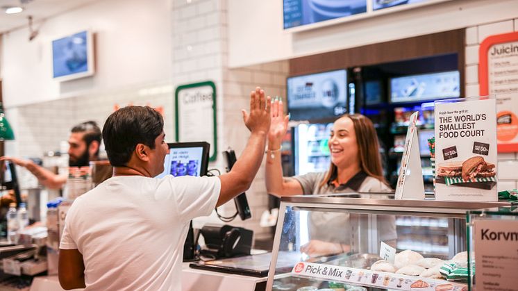 7-Eleven och Friends instiftar High five-dagen