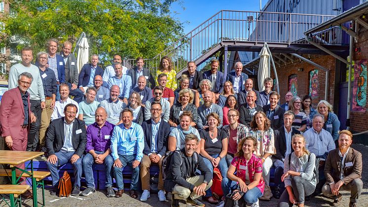 Bild tagen i samband med Future By Lunds konferens i augusti 2019. På bilden medverkar några av de personer som finns med i samarbetet – personer på företag, i innovationssystem, på universitetet, i kommunens förvaltningar och i politiken.