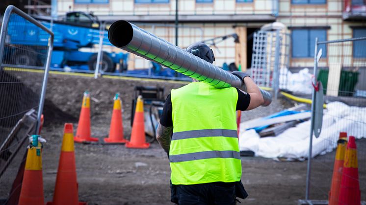 De senaste åren har det byggts allt mer hus i trä som ofta ger den oönskade bieffekten att de upplevs alltför varma sommartid, vilket är ett problem som kommer att växa i framtiden. Foto: Orlando G. Boström