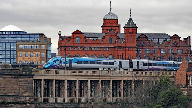 日立、英国トランスペナイン・エクスプレスの鉄道車両で新型バッテリーシステムの試験を開始