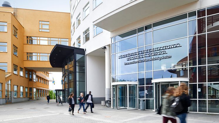 Jönköping International Business School får fortsatt ackreditering av organisationen AACSB.