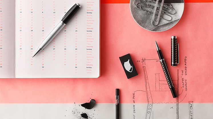 A perfect gift for architects and architecture fans: the "Rosenthal loves Bauhaus" accessories like pencil, notepad and eraser