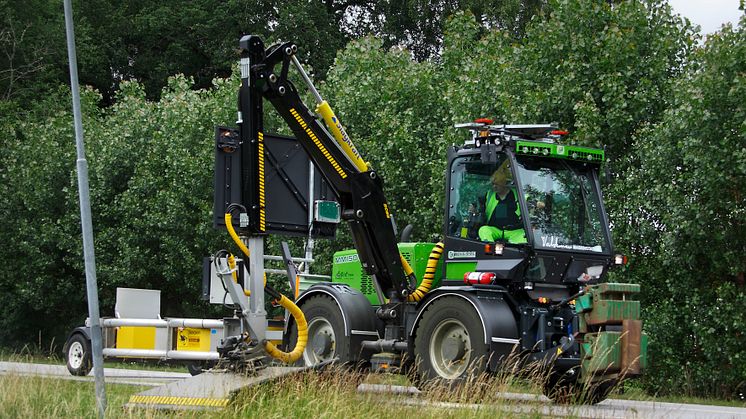 Smartare vägkantsslåtter med Merlos Treemme