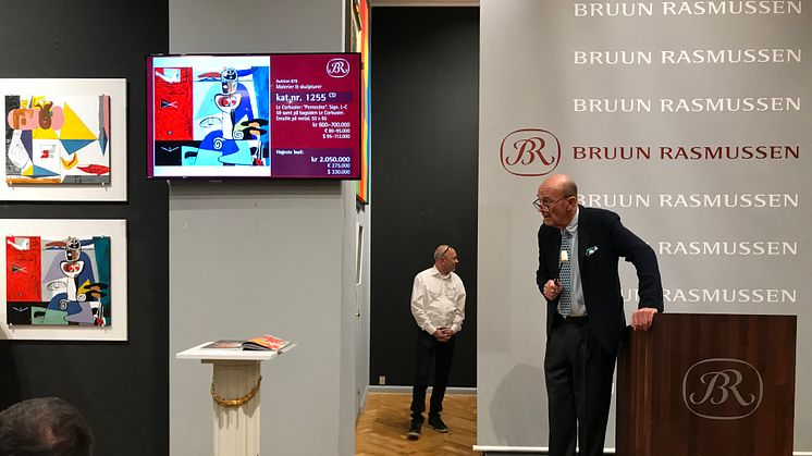 Jesper Bruun Rasmussen sælger Le Corbusiers emaljemaleri for 2,05 mio. kr.
