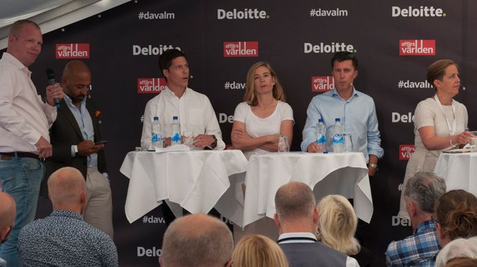 Från vänster på bild: Sam Rihani, Sverigechef på Facebook, Olof Hernell, CDO EQT Partners, Karin Pettersson, Director of Public Policy på Schibsted, Mathias Strand, chefsjurist på Microsoft Västeuropa och Sara Övreby, samhällspolitisk chef på Google.