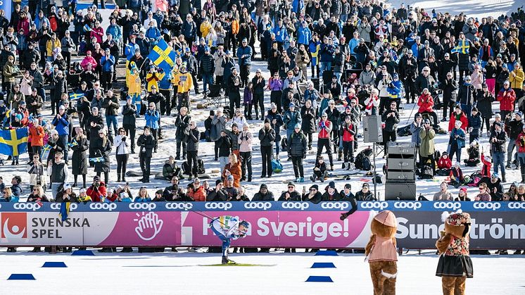 Publiken strömmade till tävlingarna i Falun