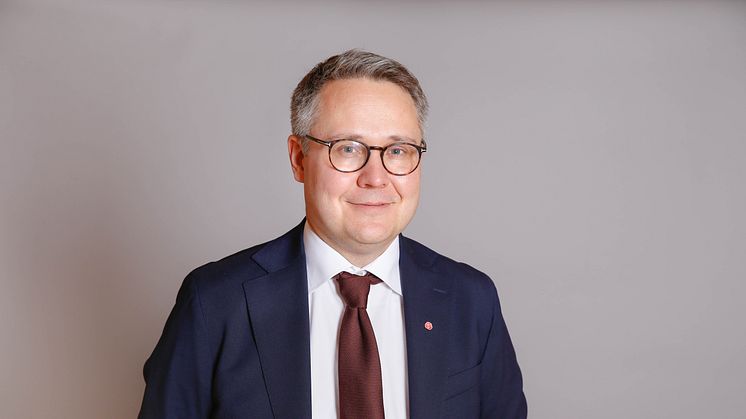 Johan Danielsson 30 nov 2021 bosrtadsminister högupplöst.jpg