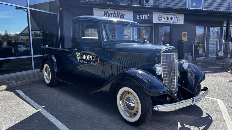 Classic delivery truck V8 Shopen style