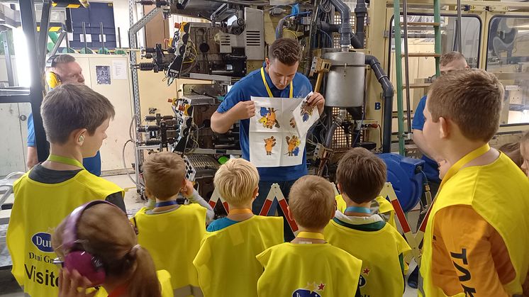 Begeisterte Kinder beim Maus-Türöffner-Tag mit Duni