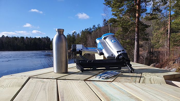 Fasco F70G spikerpistol gir deg friheten til å jobbe uten strøm.