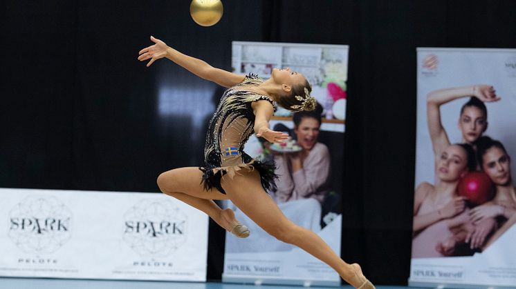 Tre nya guldmedaljer till Alva Svennbeck när SM i rytmisk gymnastiks grenfinaler avgjordes