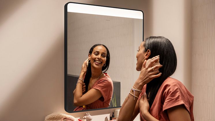Afspejl din personlighed: hansgrohe Xarita Lite spejle passer perfekt til hansgrohe håndvaskområdet både i form og farve, mens de imponerer med enkel betjening og høj kvalitet med lang levetid.