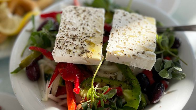 greek-salad-karpathos-greece-tui