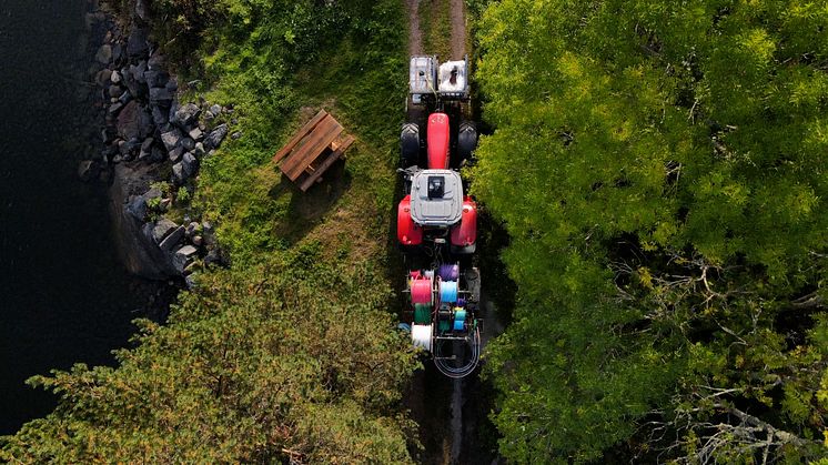 Etter to års utbygging og titalls millioner investert, har selskapet gravd fiber langs Trosbyfjorden i Telemark.