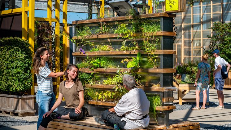 Zukunft der Stadtmöblierung: ﻿﻿MobiGa's vertikale Gärten setzen neue Maßstäbe in Urbanität und Ökologie