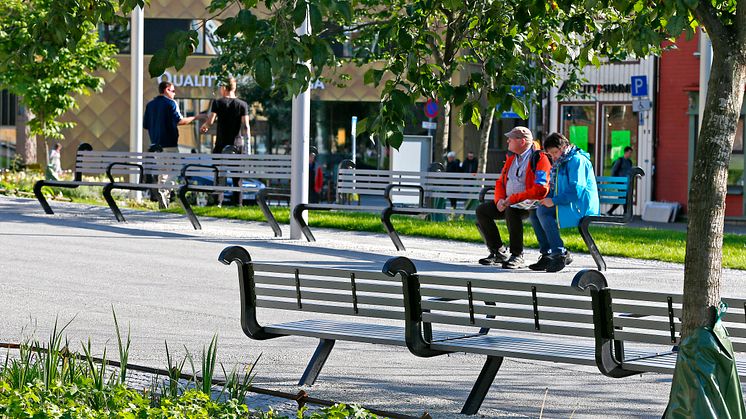 Soffa Long, design 02 Landskap. Kirkeparken i Tromsø. Foto Ronald Johansen