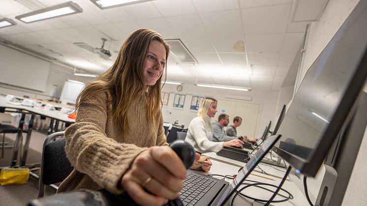 SJs lokförarelever får bland annat lära sig att köra tåg med hjälp av en simulator. 