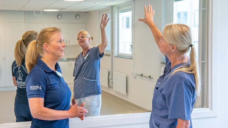 Mona Persson, barnsjuksköterska och Marina Adler Runow, vårdchef. Foto: Torkel Ekqvist Fotogruppen Sös