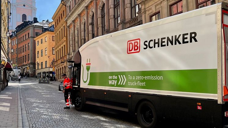 DB Schenker koncernen har bestilt 1500 lastbiler. DB Schenker Nordics ser et stort potentiale i at bruge dem på det nordiske marked.