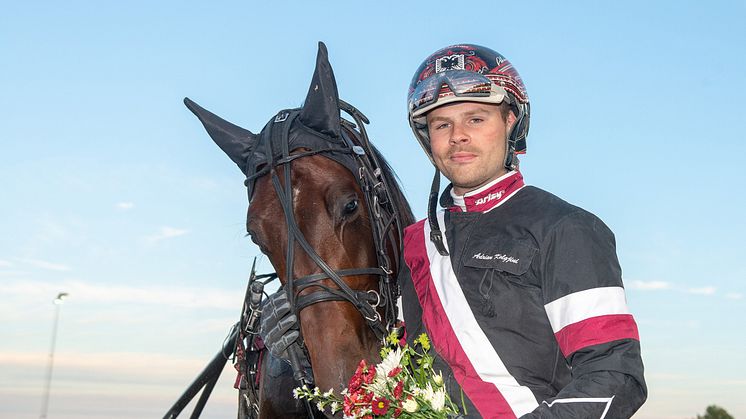 Ultion Face och Adrian Kolgjini inför Svenskt Travderby på Jägersro. Foto: Mikael Rosenquist/MiRo Media